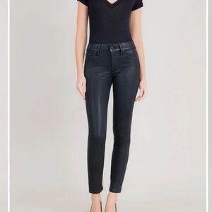 LEVEL 99 Liza Mid Rise Lux Coated Skinny Jeans In Black. Size 28